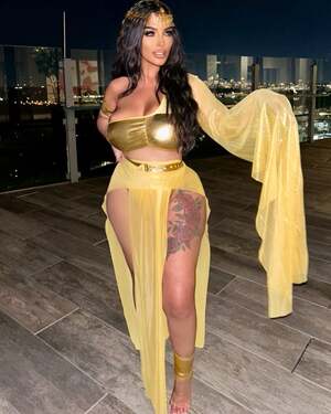 Noura Khoujja nude 2