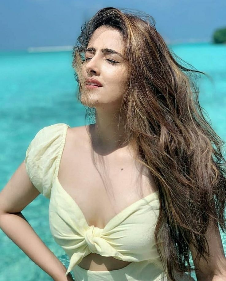 Nupur Sanon nude 9