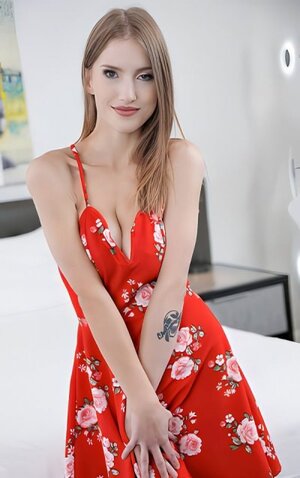 Octavia Red nude 1