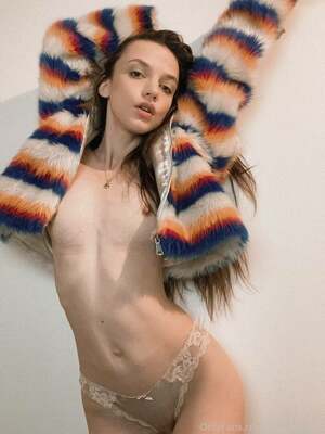 Ofelija Linden nude 5