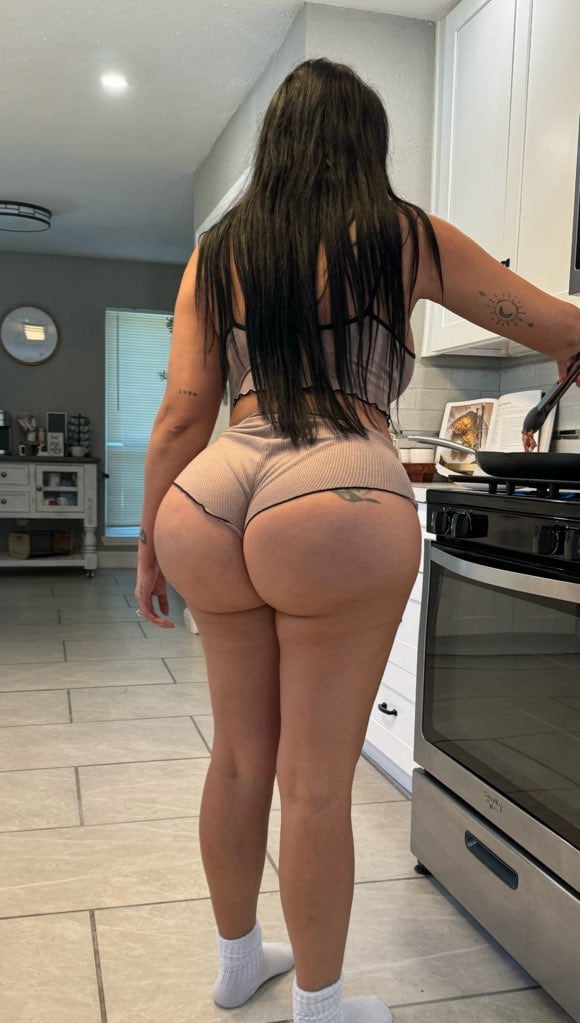 Olivia Bethel nude 8