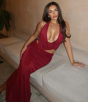 Olivia Crompton nude 9