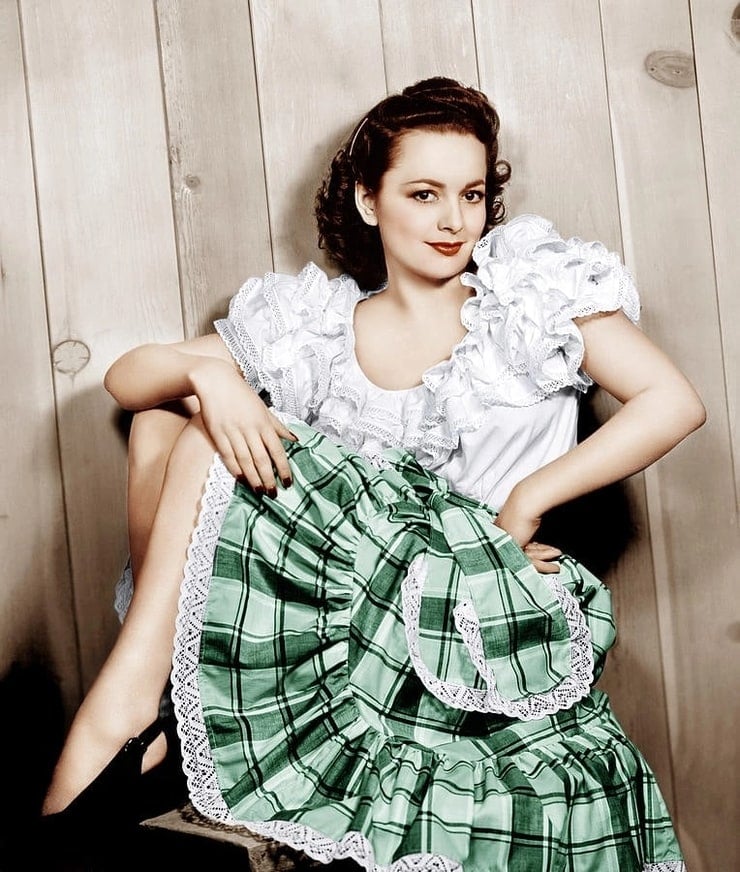 Olivia De Havilland nude 9