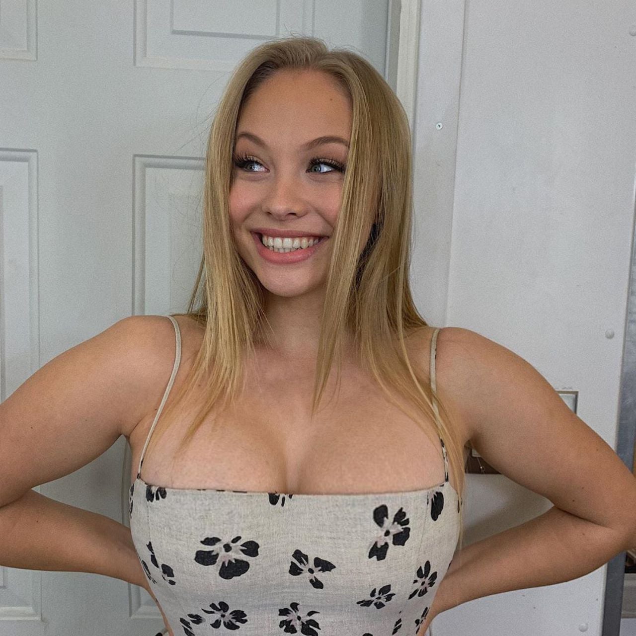 Olivia Deeble nude 10