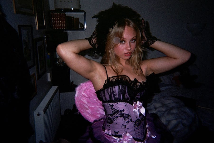 Olivia Deeble nude 5