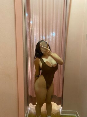 Olivia Elfie nude 4