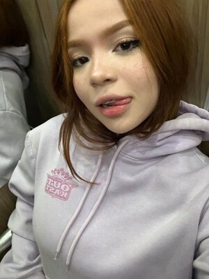 Olivia Elfie nude 7