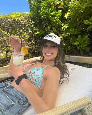 Olivia Lopes nude 10