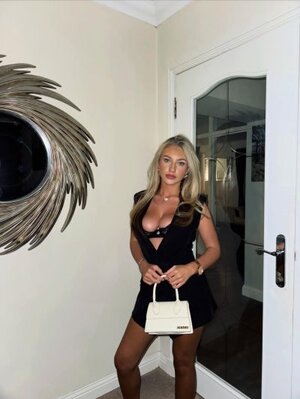 Olivia Mooney nude 3