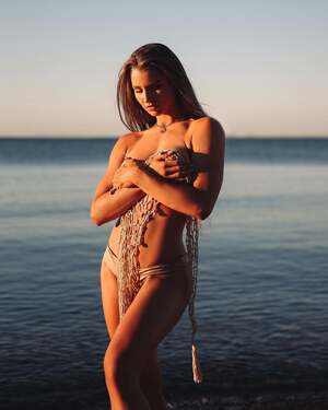 Olivia Rose Caneva nude 8