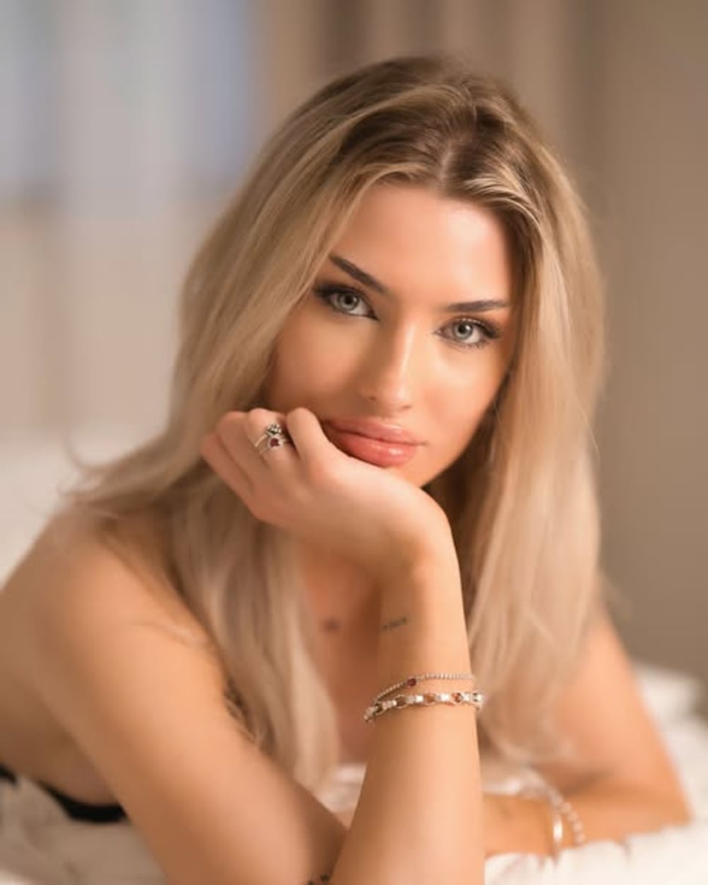 Oliwia Polinska nude 8