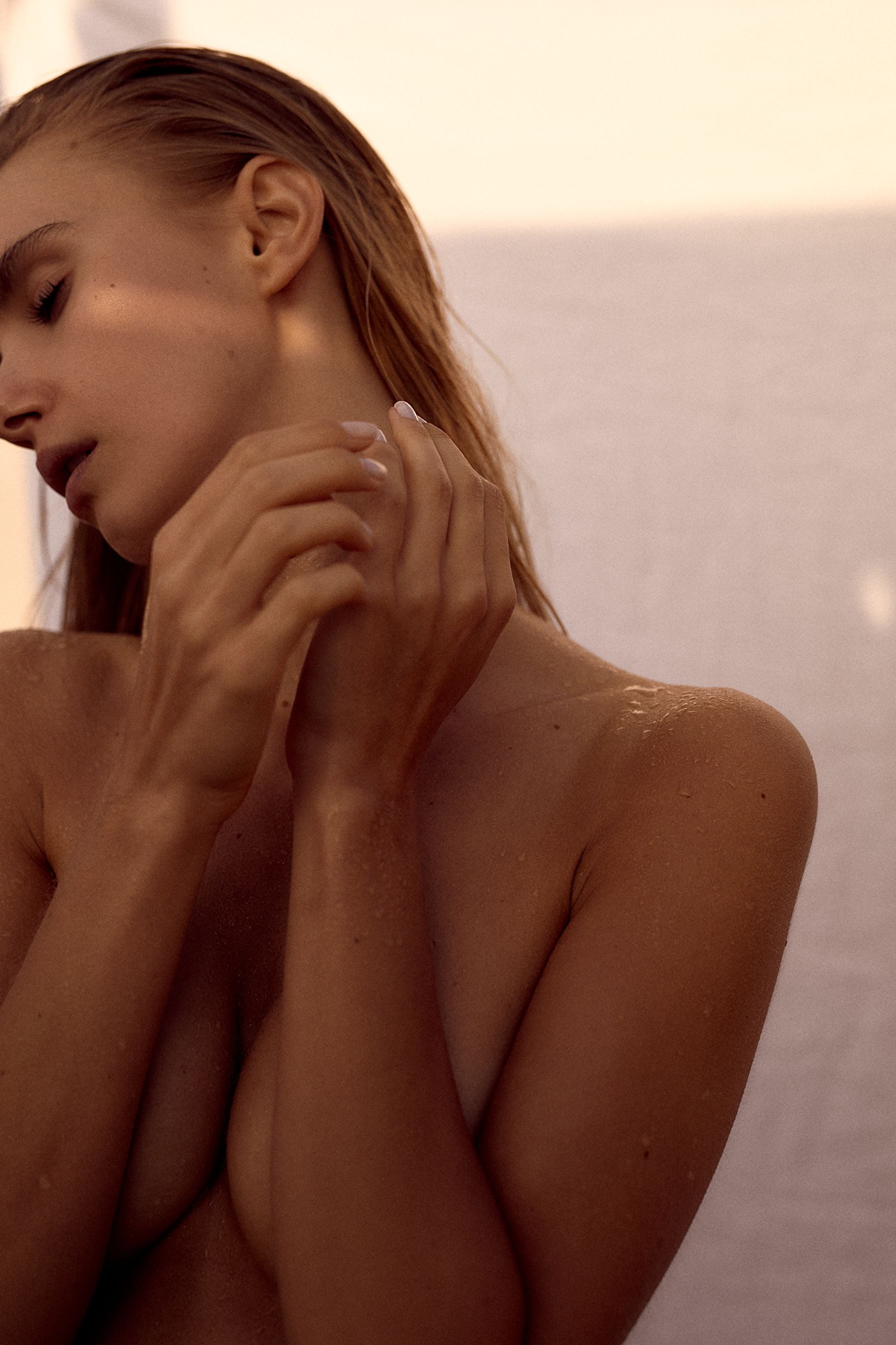 Oliwia Wodecka nude 10