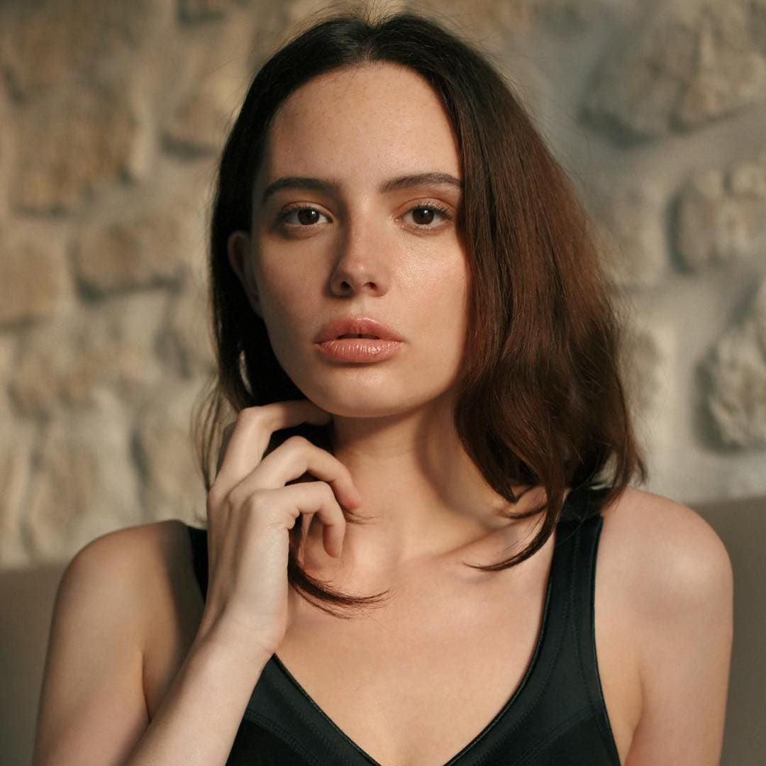 Olwen Kelly nude 5