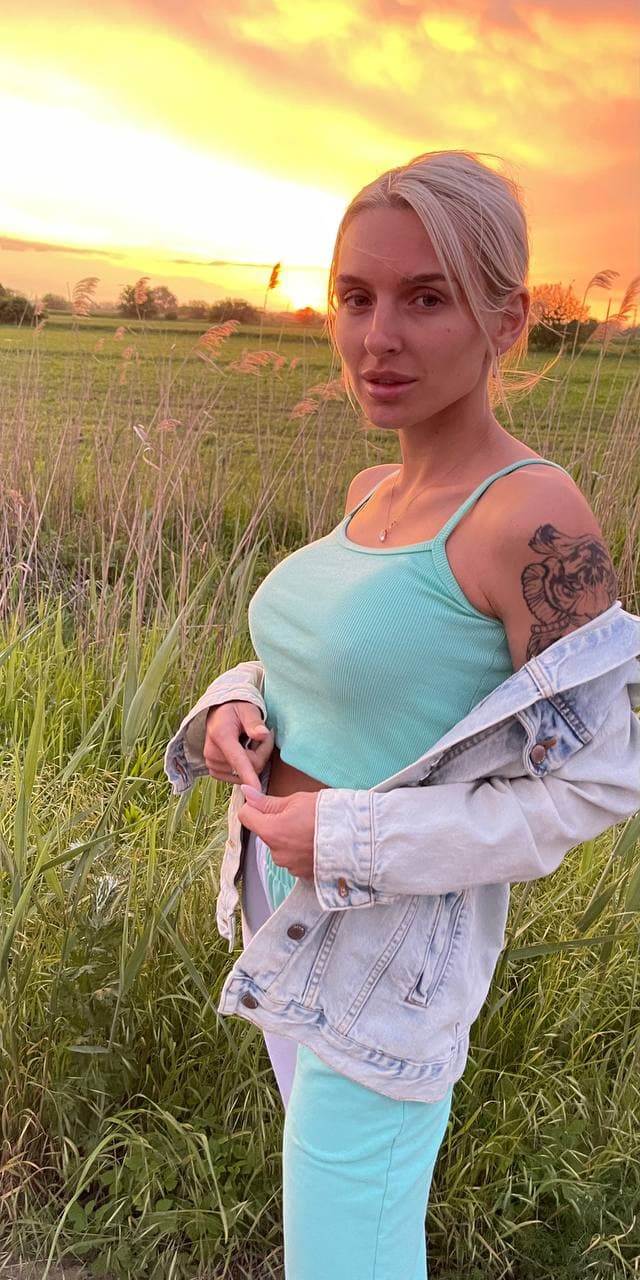 Olya La nude 2