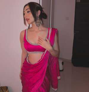 Oviya Darnal nude 8