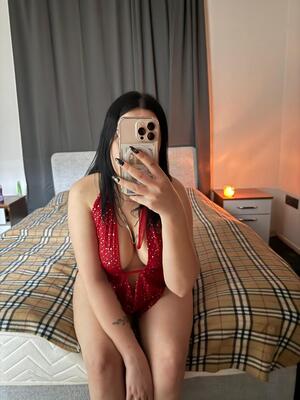 Ozge Can Cicek nude 5
