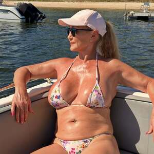 Ozzy Suzy nude 10