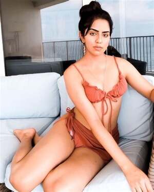 Pallavi Thakur nude 4