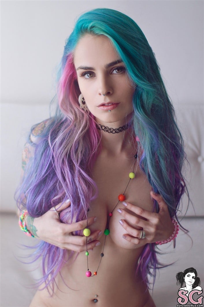 Paloma Suicide nude 9