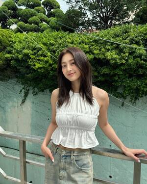 Park Ji-hyo nude 6