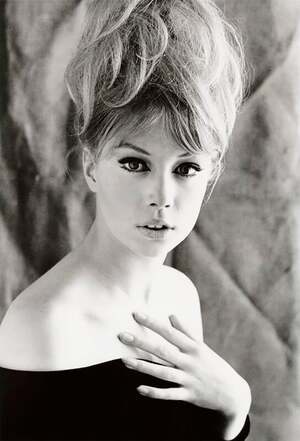 Pattie Boyd nude 11