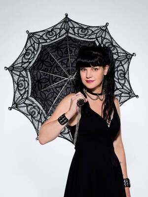 Pauley Perrette nude 2