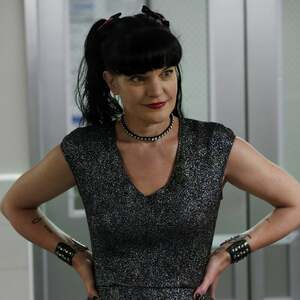 Pauley Perrette nude 6
