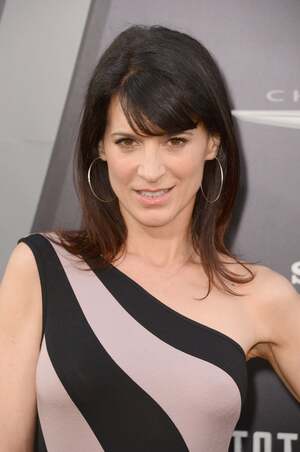 Perrey Reeves nude 5