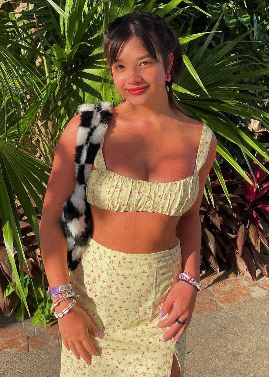 Peyton Elizabeth Lee nude 1
