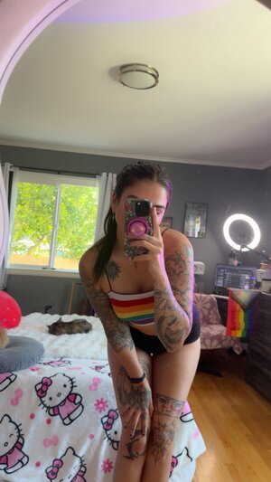 Pho Suicide nude 4