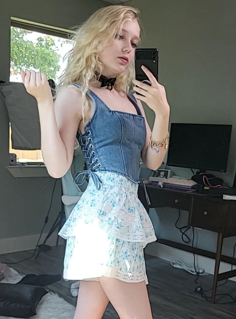 Phoebe Blue nude 5
