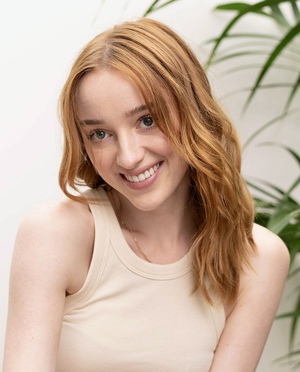 Phoebe Dynevor nude 10