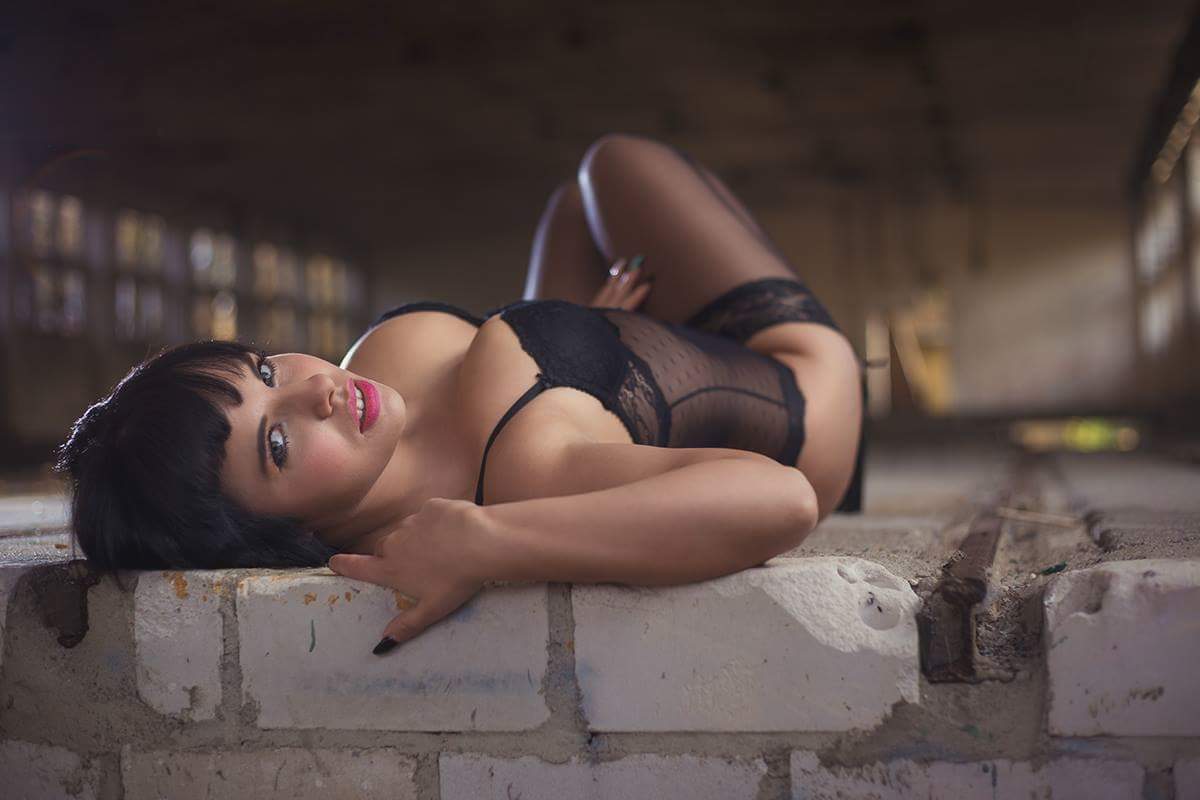 Pina Deluxe nude 7