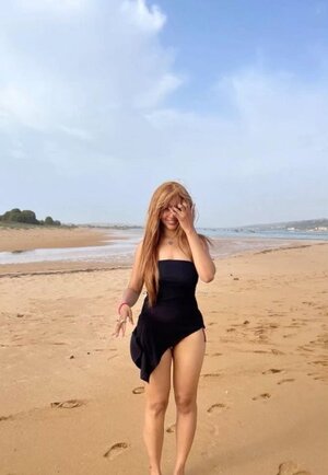 PinkPantheress nude 10