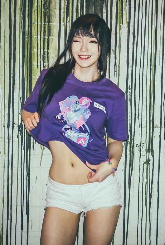 Pion Kim nude 10