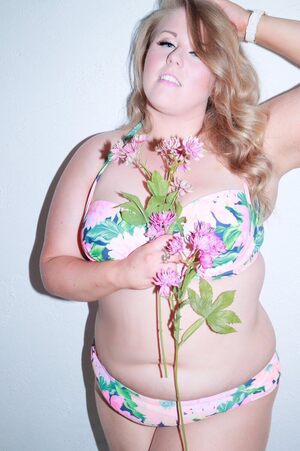 Piper Niven nude 6