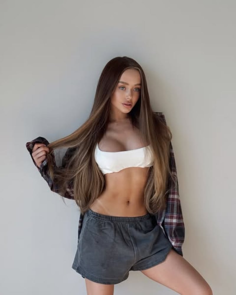 Polina Lebedeva nude 2