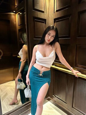 Pong Kyubi nude 9