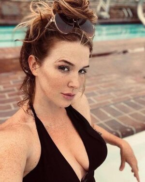 Poppy Montgomery nude 8