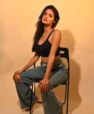 Prakriti Pavani nude 4