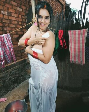 Priya Gamre nude 3