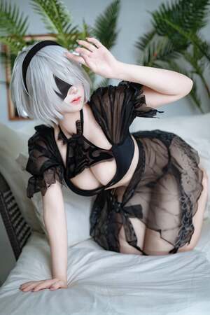 Puutin Cos nude 9