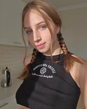 QesasTop nude 12