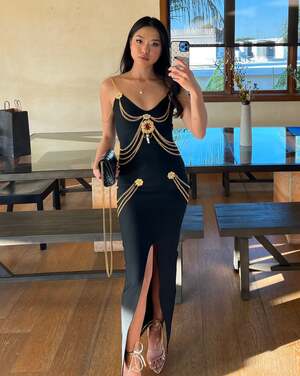 Qiyu Zhou nude 9