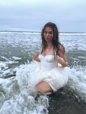 QTCinderella nude 10