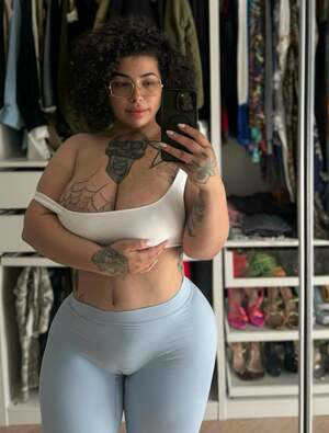 Queen Azita nude 10