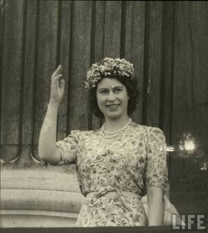 Queen Elizabeth II nude 3