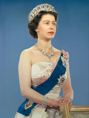 Queen Elizabeth II nude 8