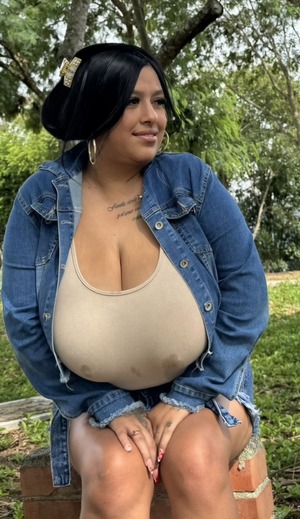 Queenofmilk nude 9