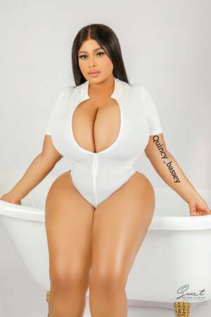 Quincy Bassey nude 3